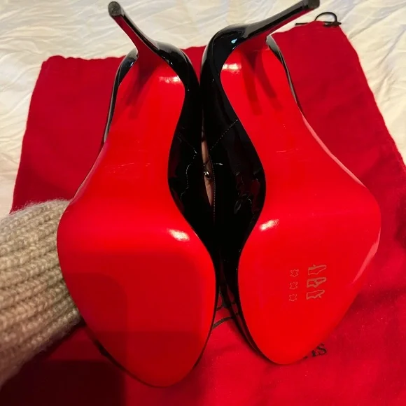 Christian Louboutin,Very Privé 120 Peep-Toe Black Patent Leather